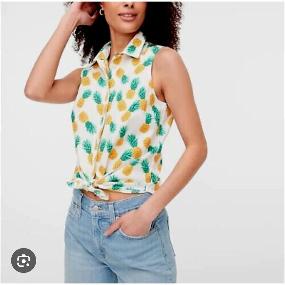 J.Crew small white sleeveless button up with pineapples.